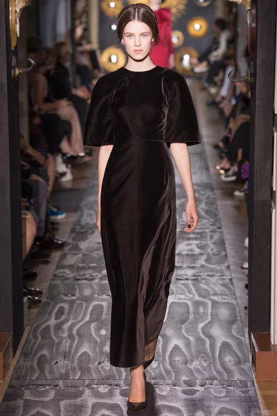 Look 49